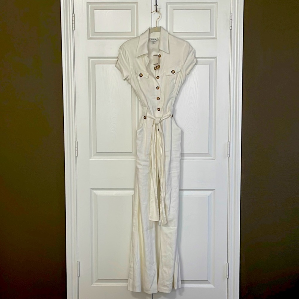 BNWT Bebe Jumpsuit Size 4